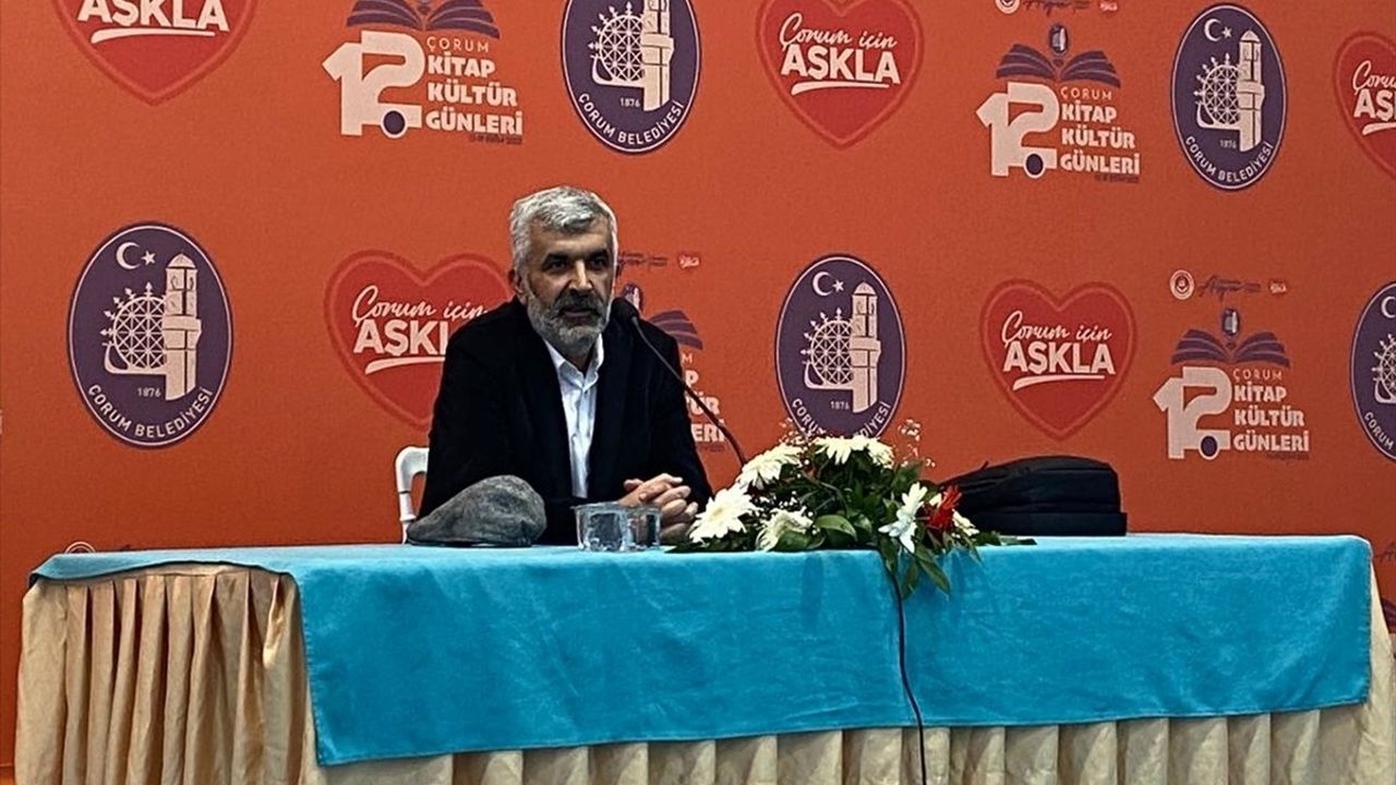 Ahmet Turgut Çorum'da 'Sumud Filosu' Söyleşisiyle Okurlarıyla Buluştu