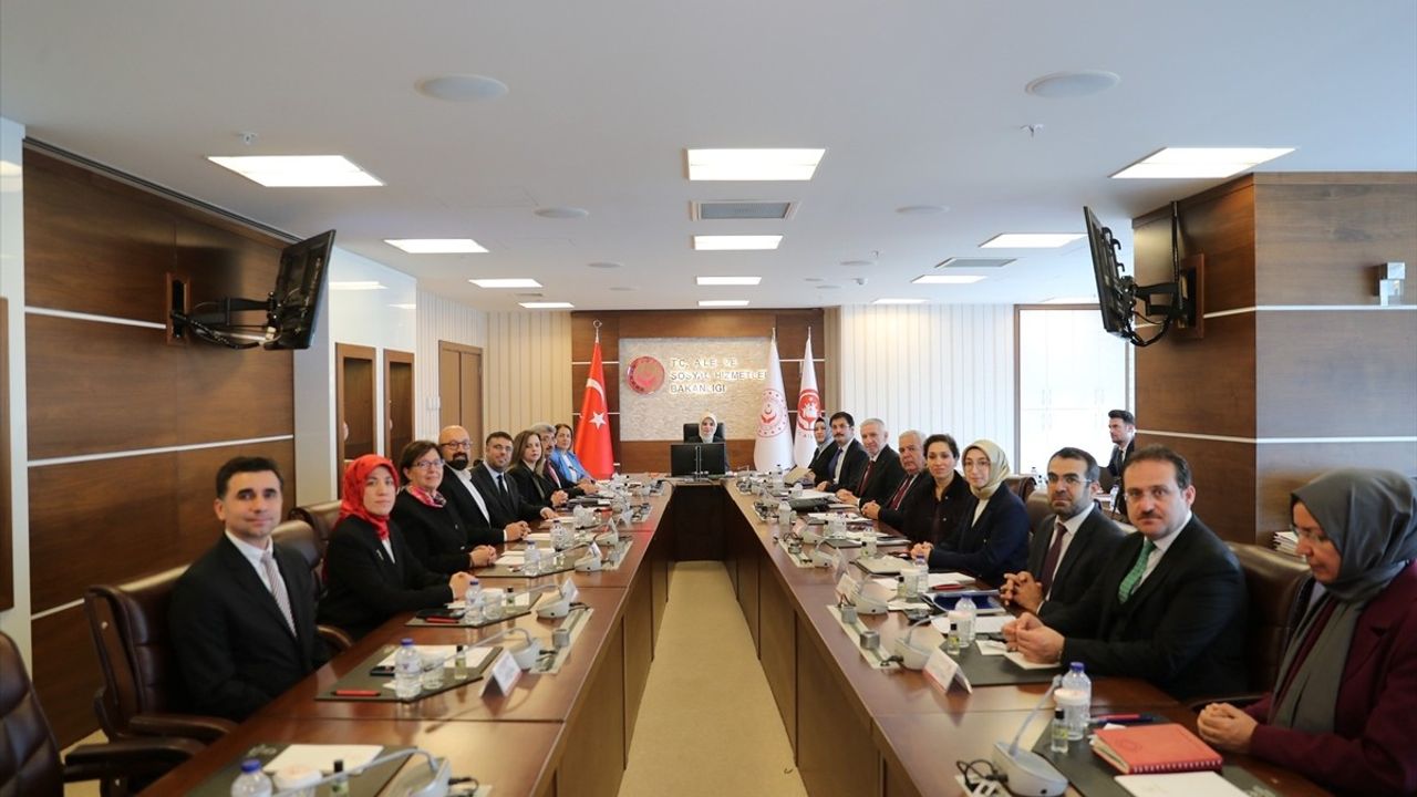 Aile Enstitüsü Danışma Kurulu Toplantısı Yapıldı