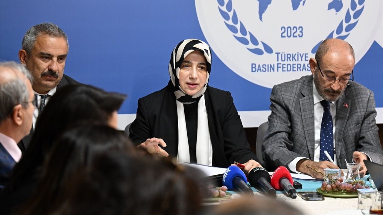 AK Parti'den Yeni Anayasa Vurgusu