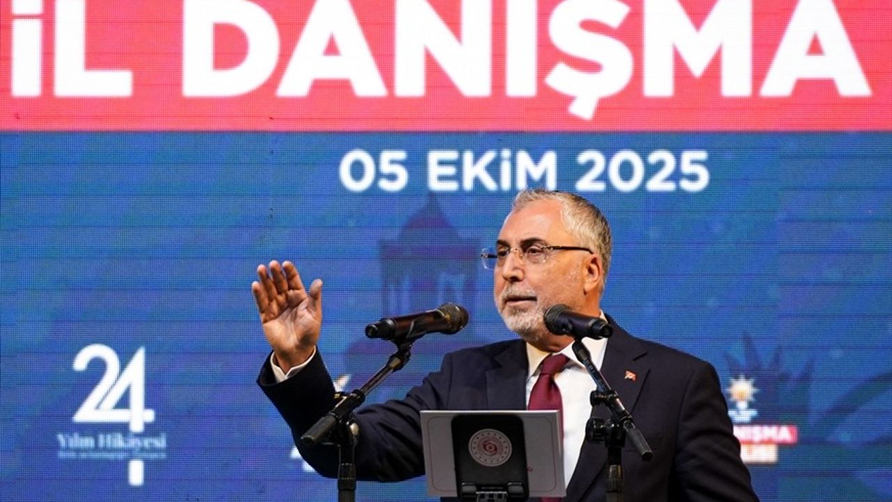 AK Parti Genel Sekreteri Eyyüp Kadir İnan, CHP'yi Eleştirdi