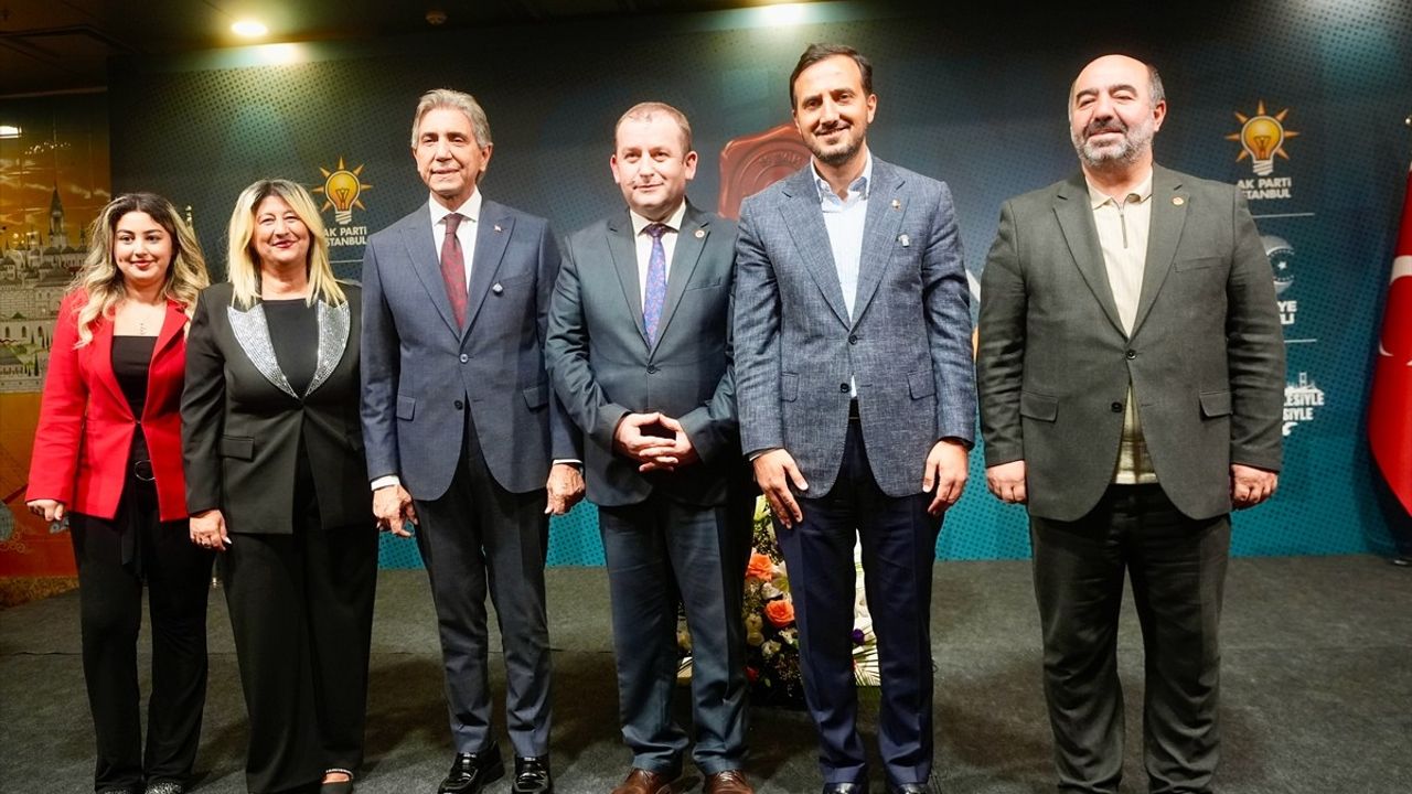 AK Parti İstanbul, Muhtarlarla Buluştu