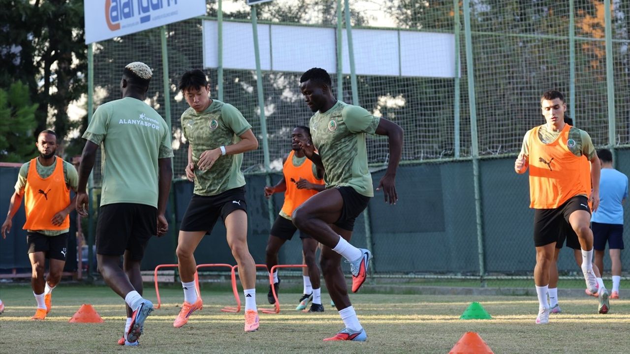 Alanyaspor Kocaelispor Maçına Hazırlanıyor
