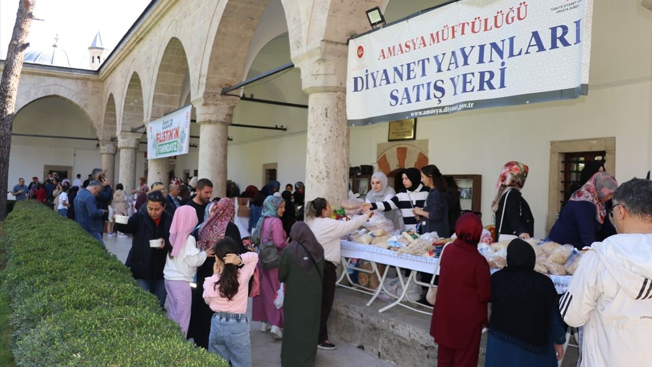 Amasya'da Filistin İçin Hayır Çarşısı Açıldı