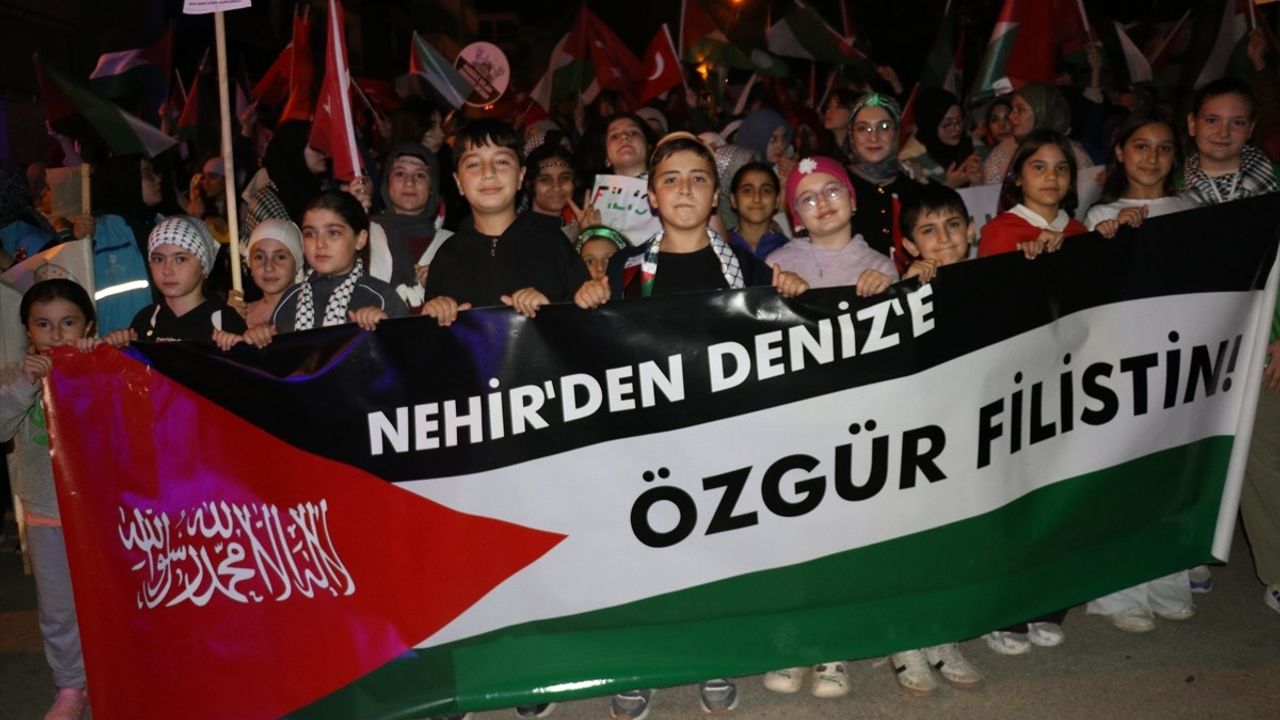 Amasya'da Gazze İçin Protesto Gösterisi