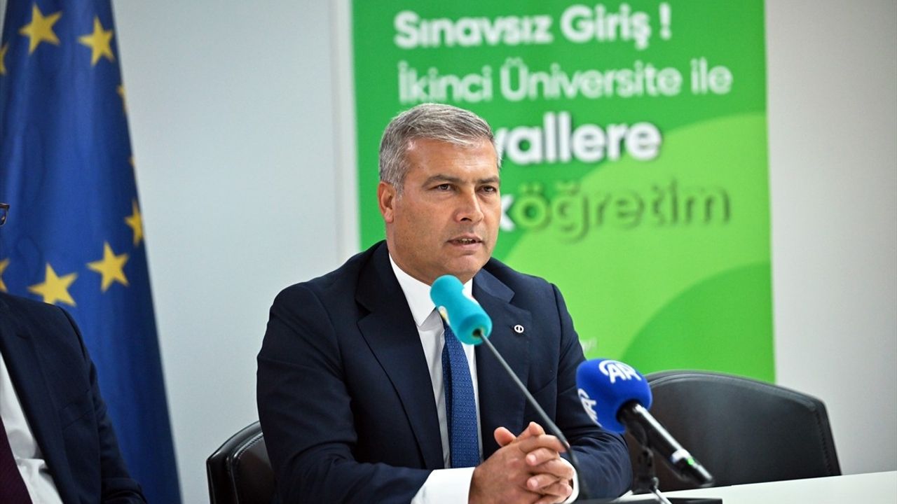 Anadolu Üniversitesi Brüksel'de Türk Dili ve Kültürü Programını Tanıttı