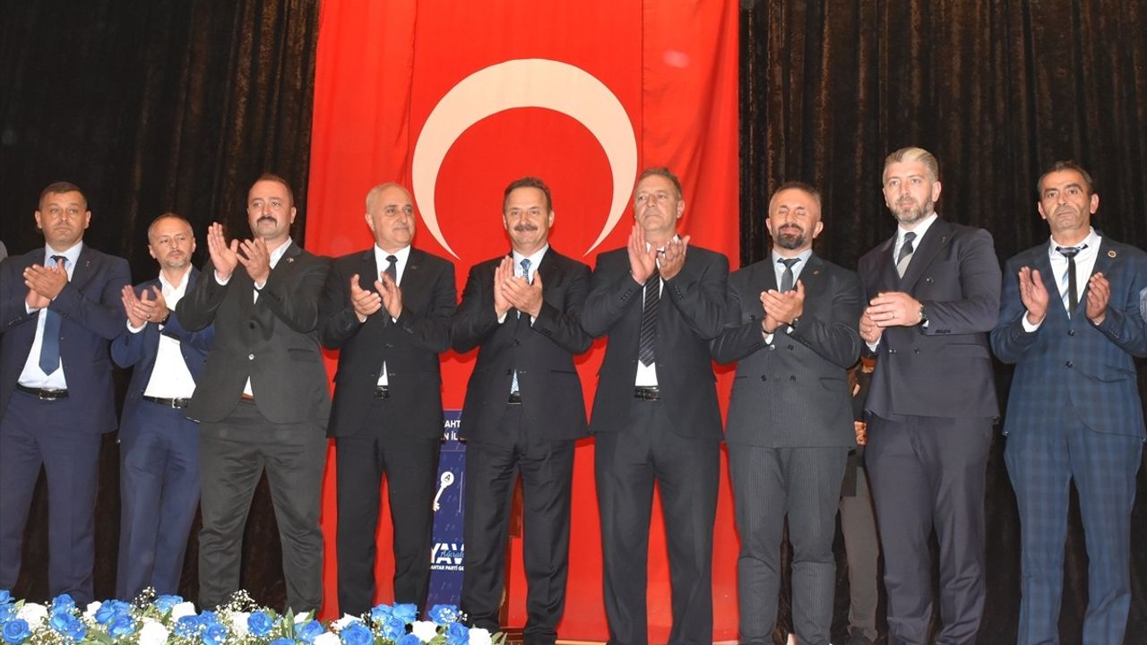 Anahtar Parti Genel Başkanı Ağıralioğlu, Artvin'de Açılış ve Buluşma Gerçekleştirdi