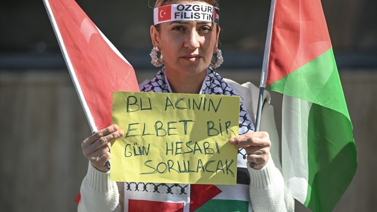 Ankara'da 'Gazze İçin Sessiz Çığlık' Etkinliği Düzenlendi