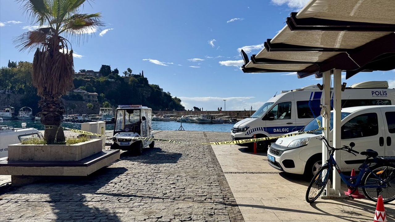 Antalya'da Denizde Bulunan Erkek Cesedi