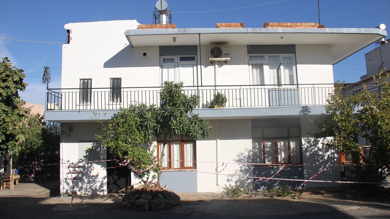 Antalya'da İki Kez Göçük Meydana Gelen İnşaat Mührü