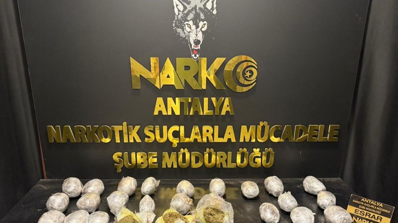 Antalya'da Uyuşturucu Operasyonu: Üç Şüpheli Yakalandı