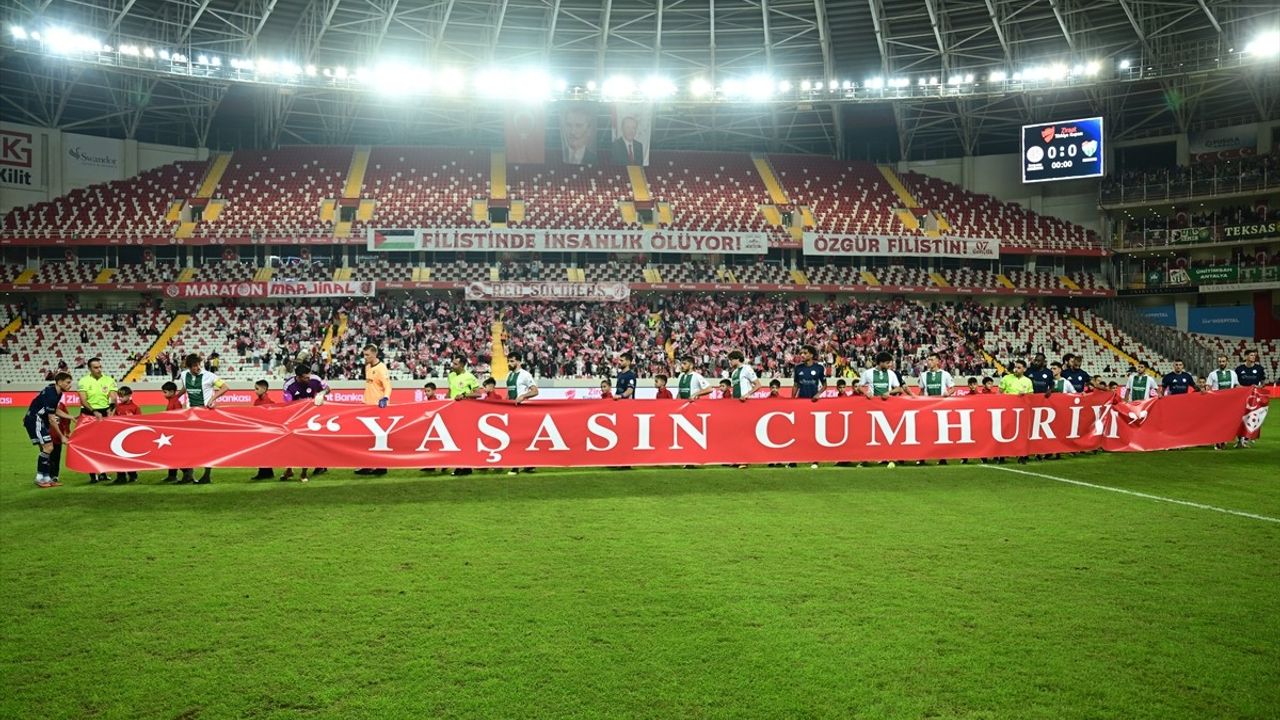 Antalyaspor, Bursaspor'u 3-0 Geçerek Ziraat Türkiye Kupası'nda Tur Atladi