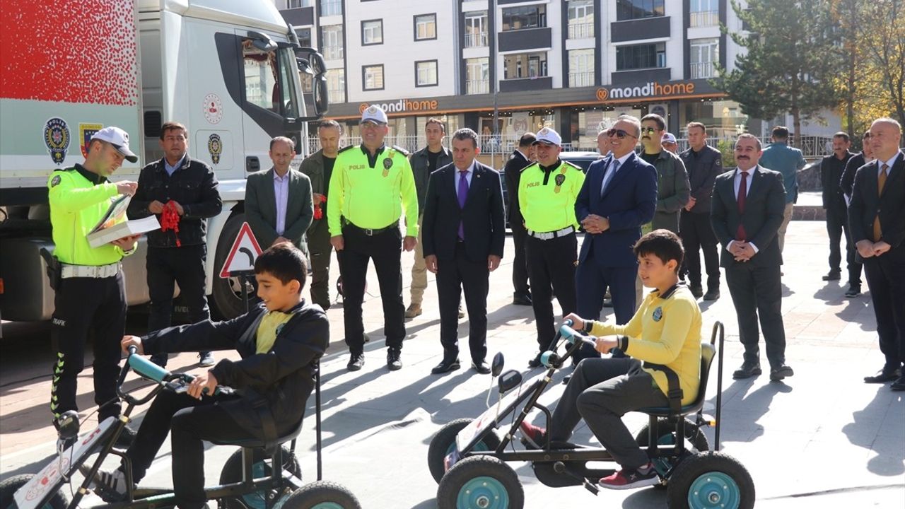 Ardahan'da Çocuklara Trafik Eğitimi Verildi