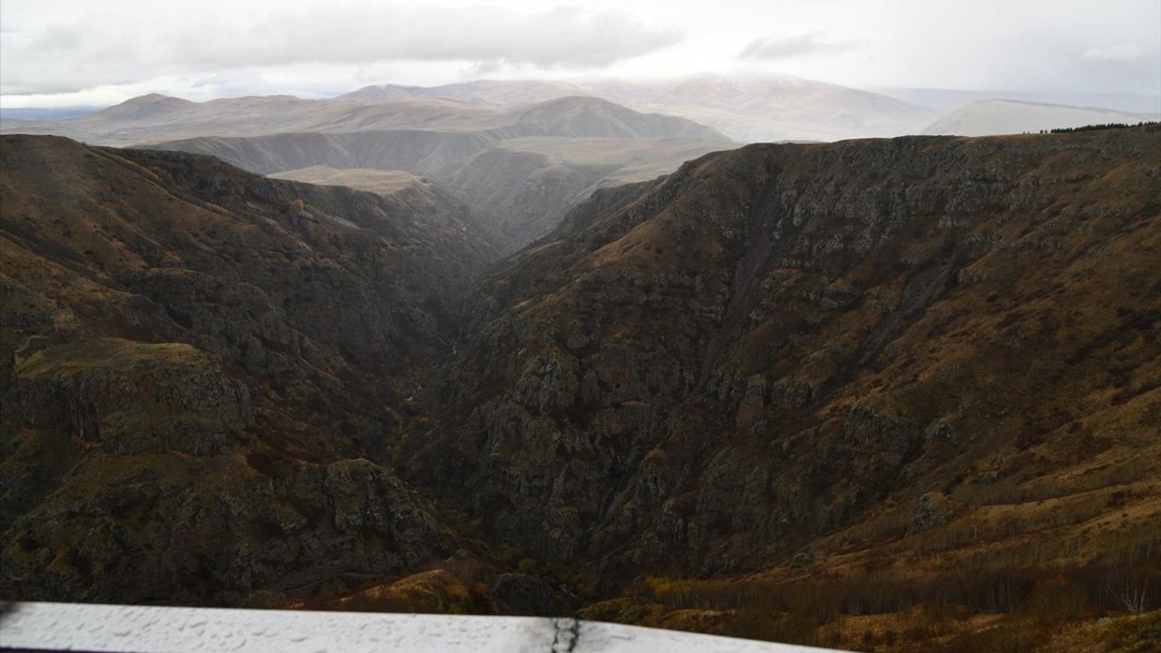 Ardahan Karaçay Kanyonu'nda Seyir Terası Açıldı