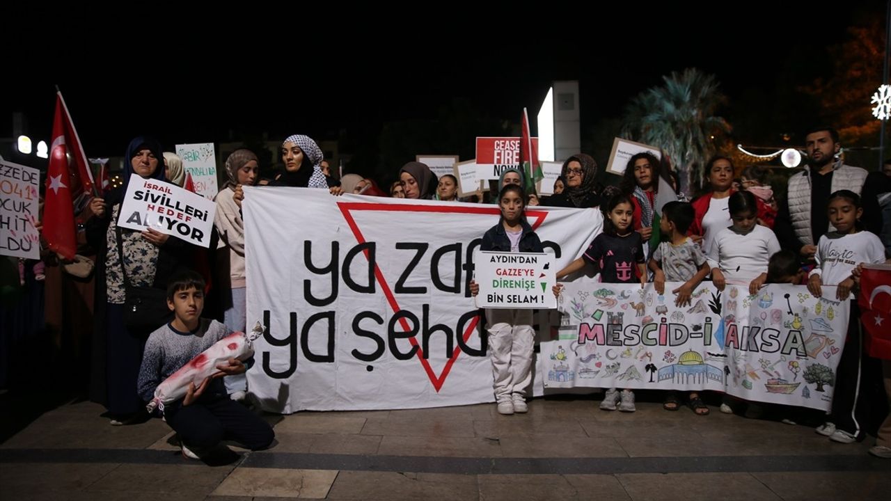 Aydın'da Küresel Sumud Filosu'na Destek Yürüyüşü Düzenlendi