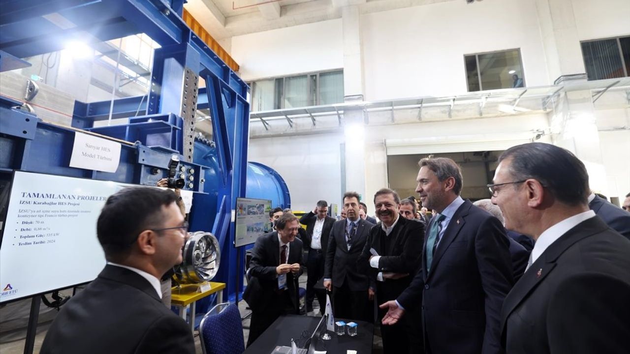 Bakan Bayraktar: Yenilenebilir Enerjide HES'lerin Rolü Büyüyor
