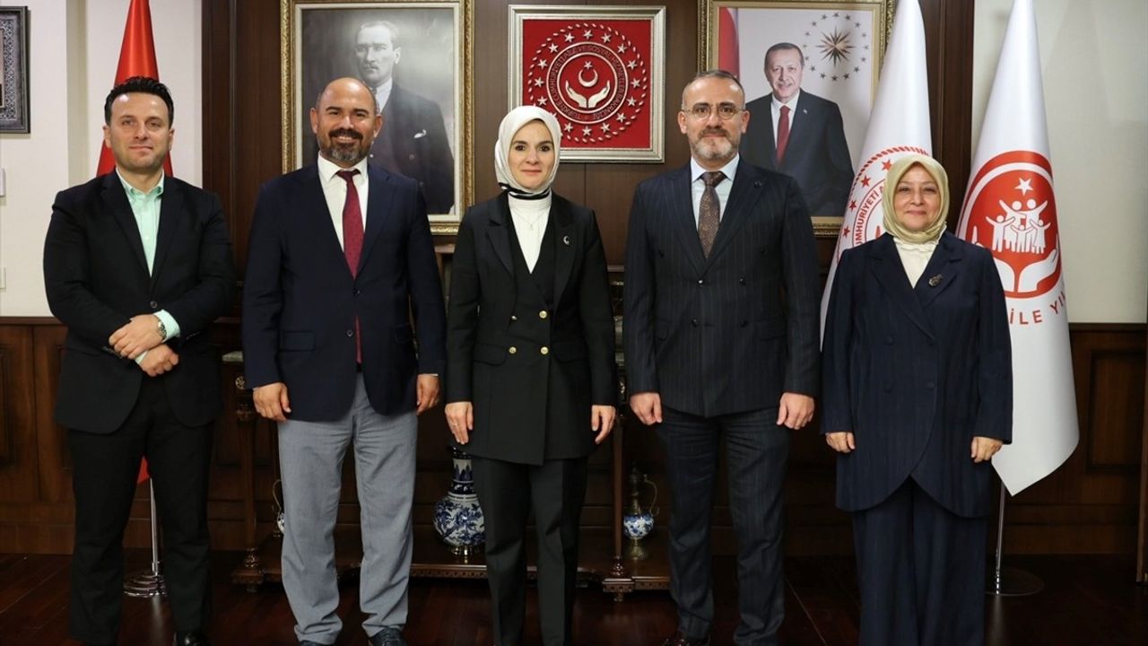Bakan Göktaş, Mutlu Hayatlar Derneği ile İşbirliği Görüşmesi Yaptı