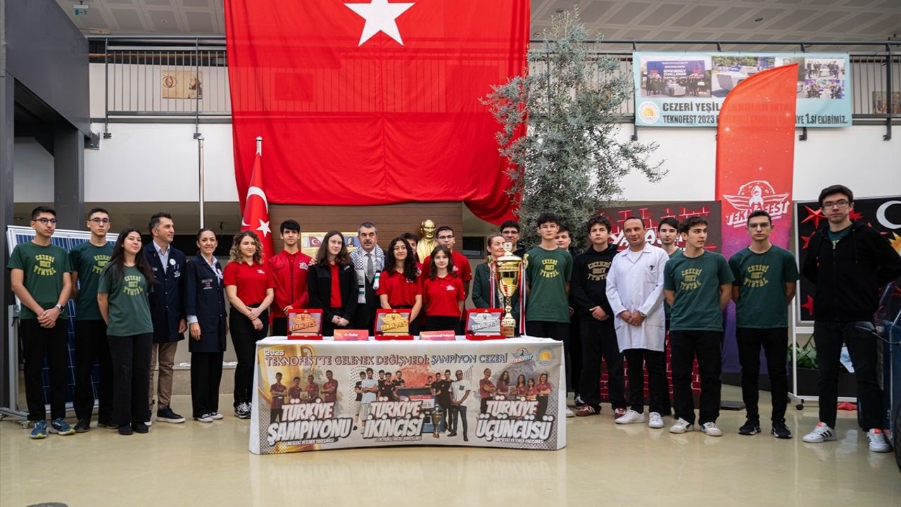 Bakan Tekin'den Cezeri Yeşil Teknoloji Lisesi Ziyareti