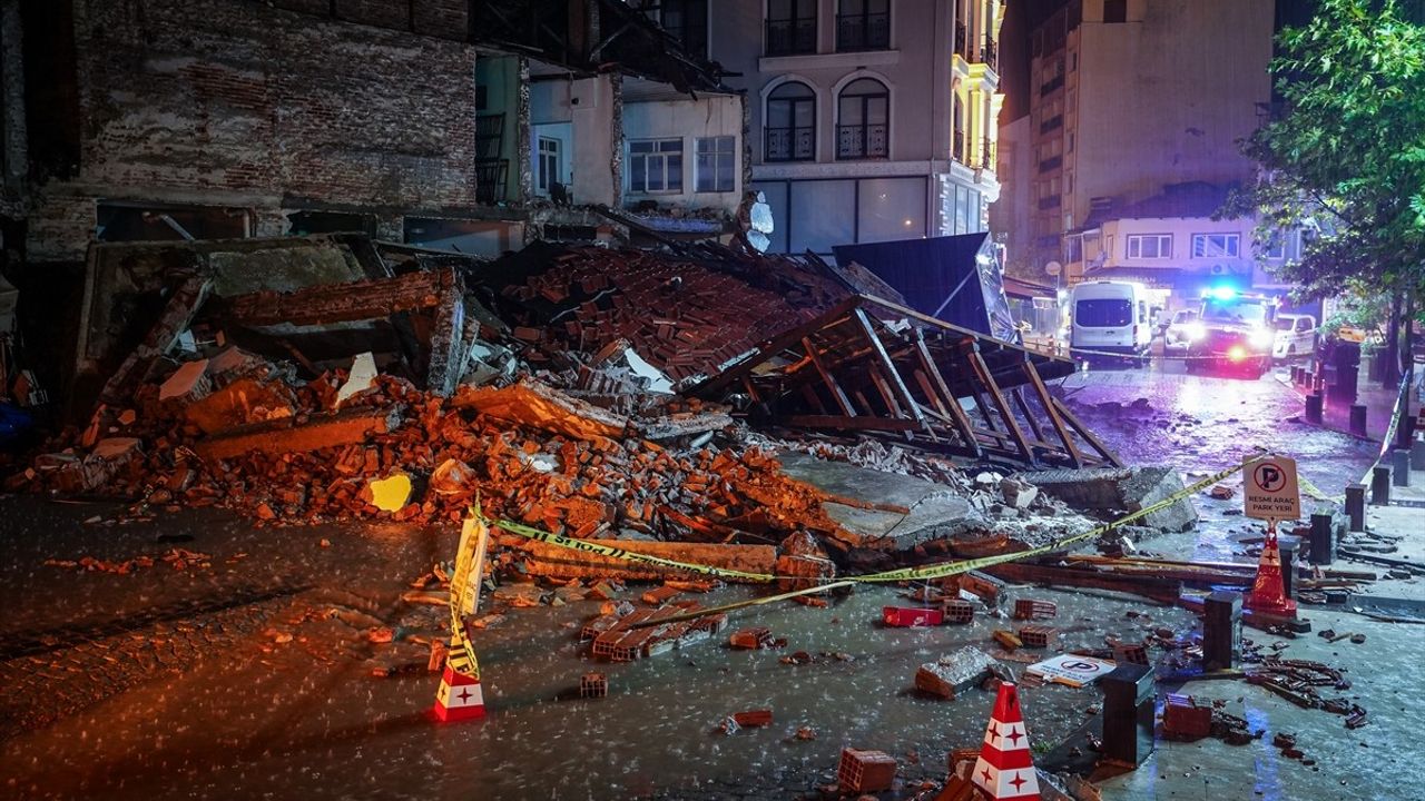 Balıkesir'de 4,4 Büyüklüğünde Deprem Gerçekleşti