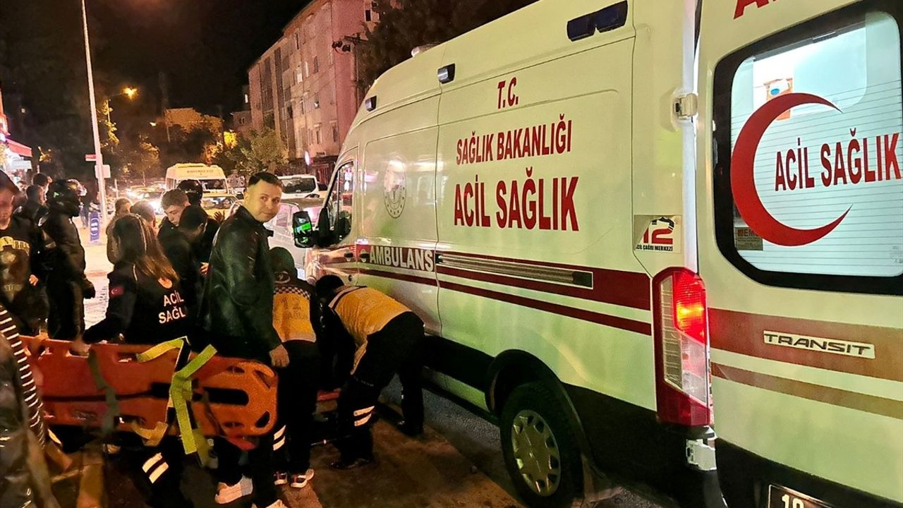 Balıkesir'de Motosiklet Kazası: 2 Yaralı