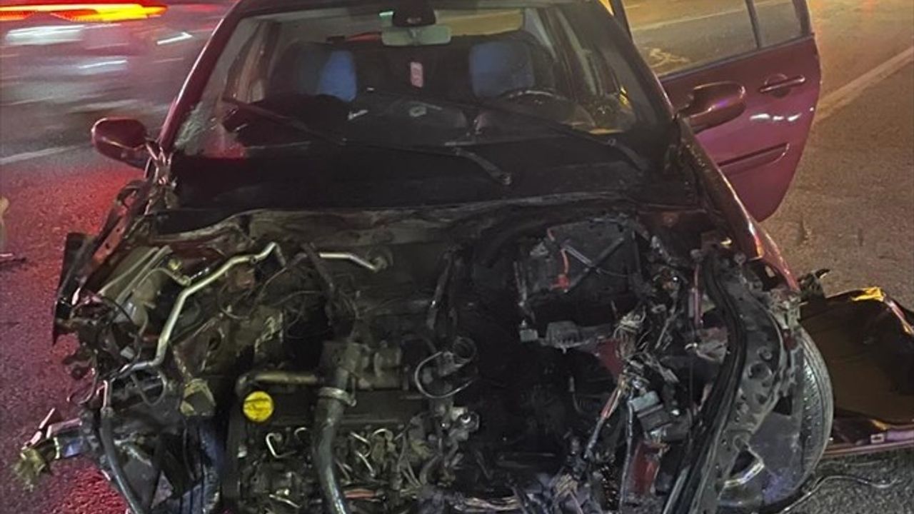 Başakşehir'de Otomobil Kazası: 1 Yaralı