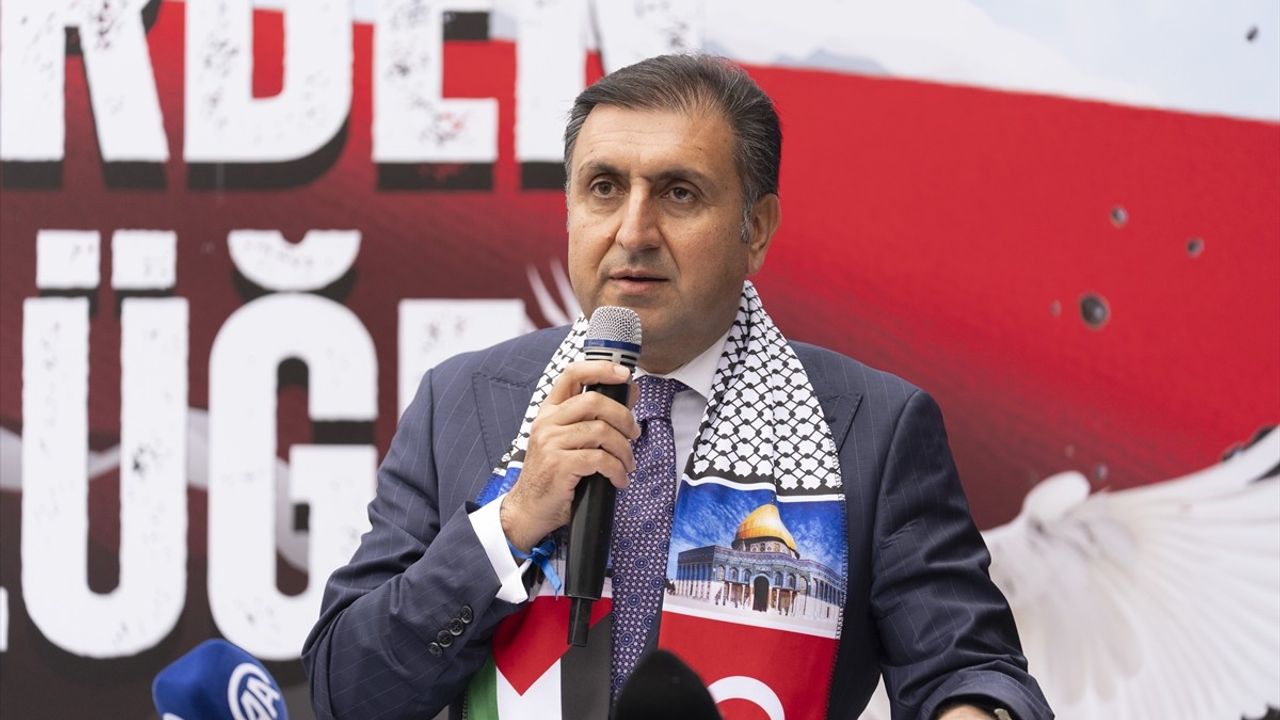 Beşiktaş'ta 'Zincirlerden Özgürlüğe Filistin' Farkındalık Etkinliği