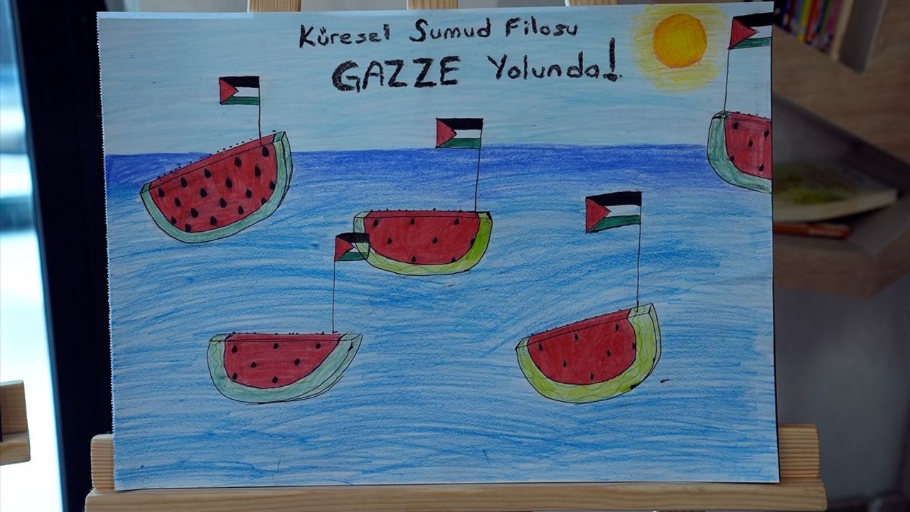 Beylikdüzü'nde Öğrenciler Filistinli Çocuklar İçin Kermes Düzenledi