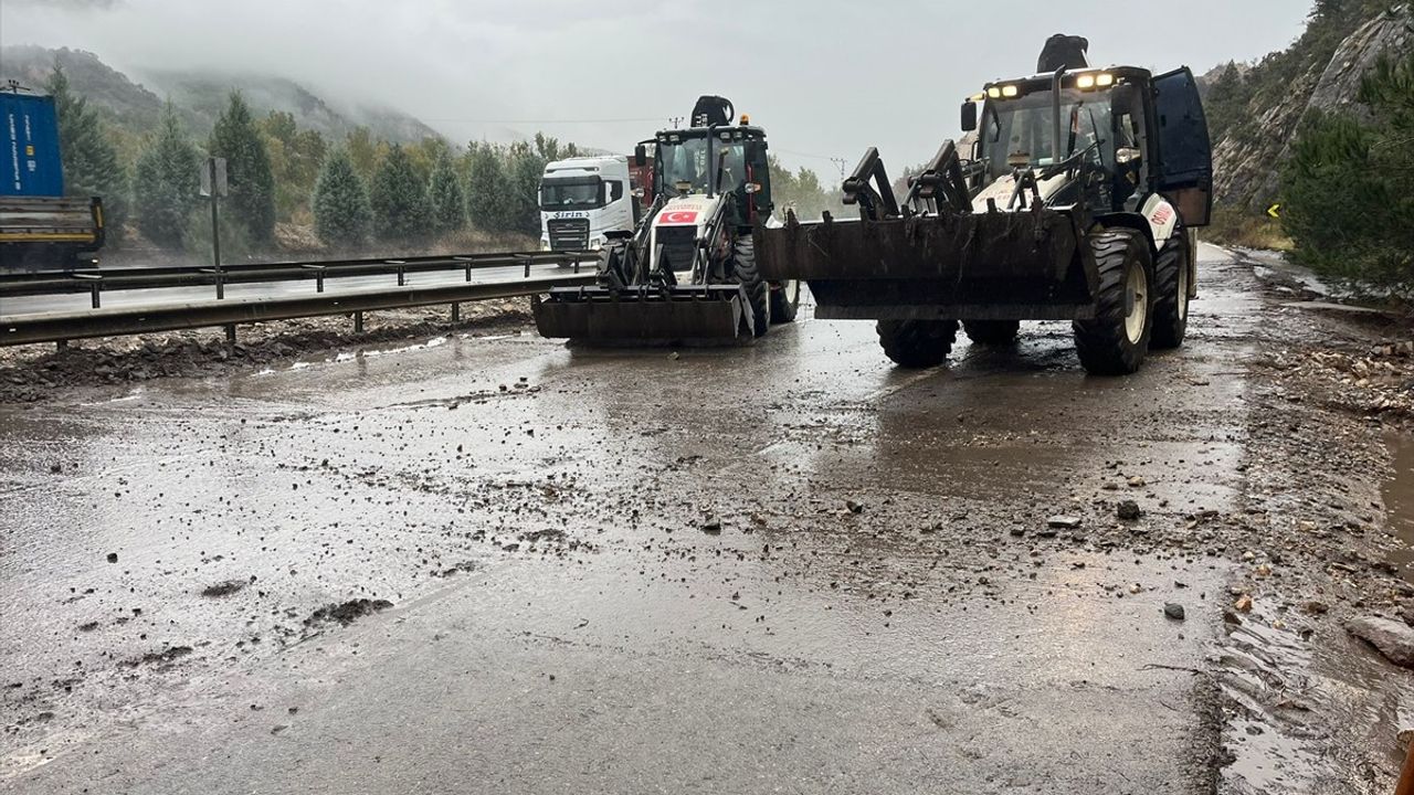 Bilecik'te Sel Nedeniyle Ulaşımda Aksamalar