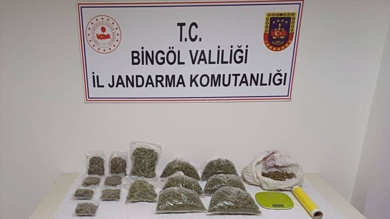 Bingöl'de Uyuşturucu Operasyonu: 3,6 Kilo Esrar ve Skunk Ele Geçirildi