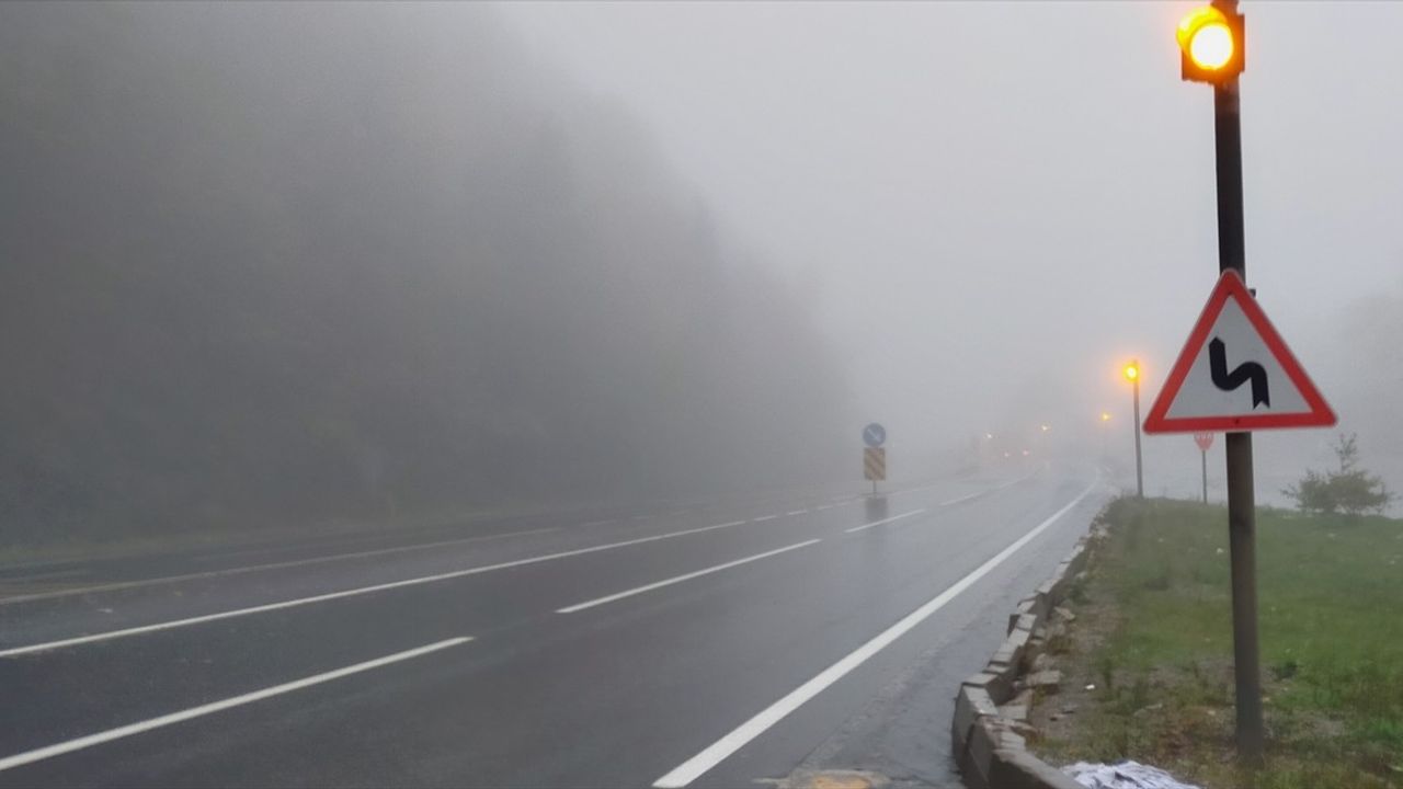 Bolu Dağı'nda Sağanak ve Sis Etkili