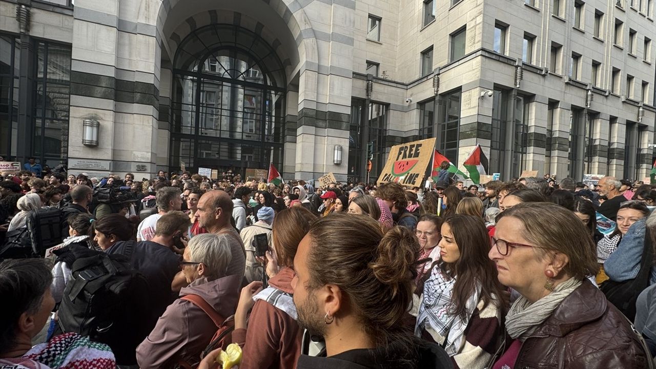 Brüksel'de Küresel Sumud Filosu'na Destek Gösterisi