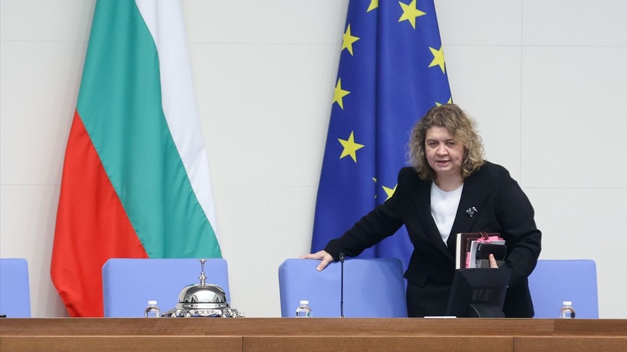 Bulgaristan Parlamentosunda Yeni Başkan: Raya Nazaryan