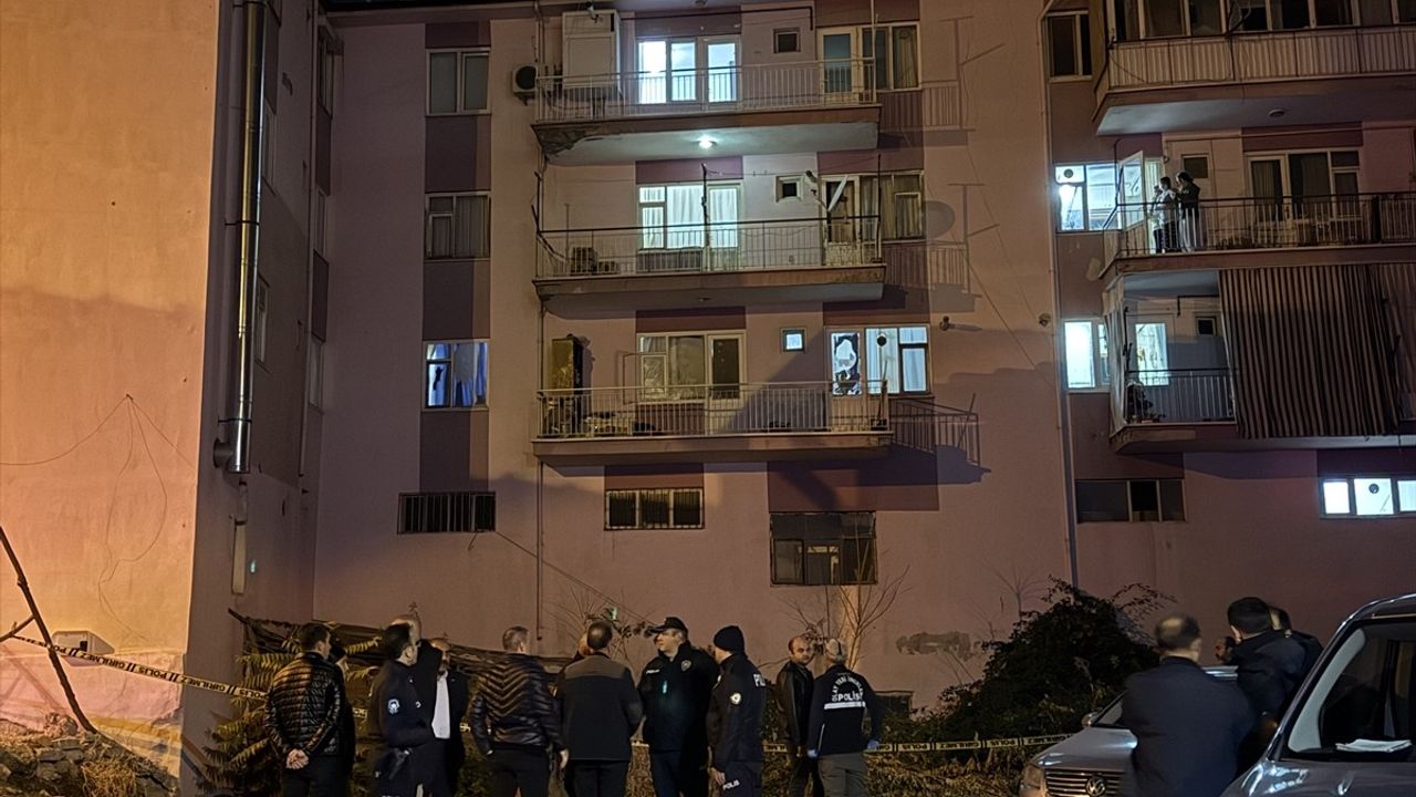 Burdur'da Çatıdan Düşen Kişi Hayatını Kaybetti