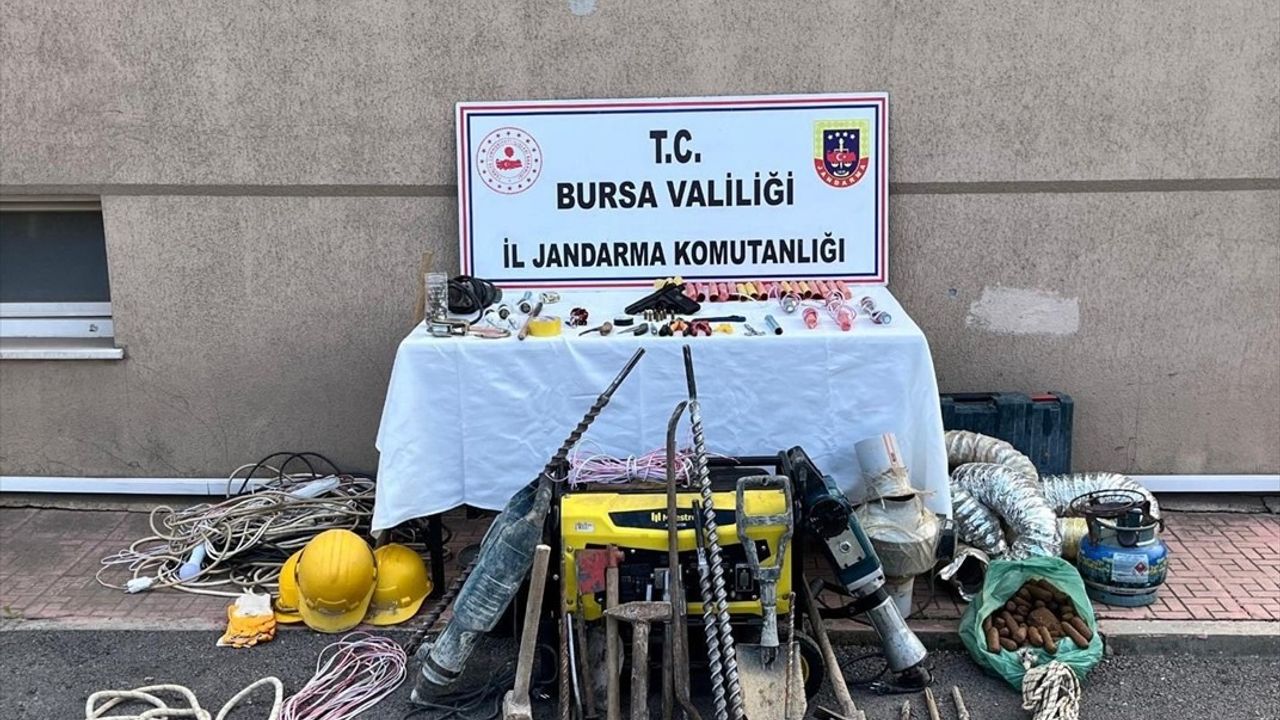 Bursa'da İzinsiz Kazı Yapan 9 Şüpheli Suçüstü Yakalandı