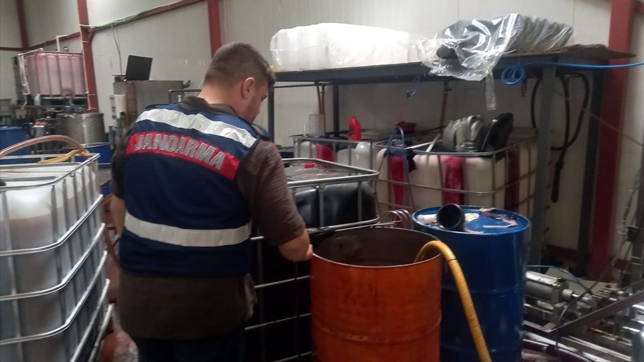 Bursa'da Kaçak Motor ve Hidrolik Yağ Operasyonu