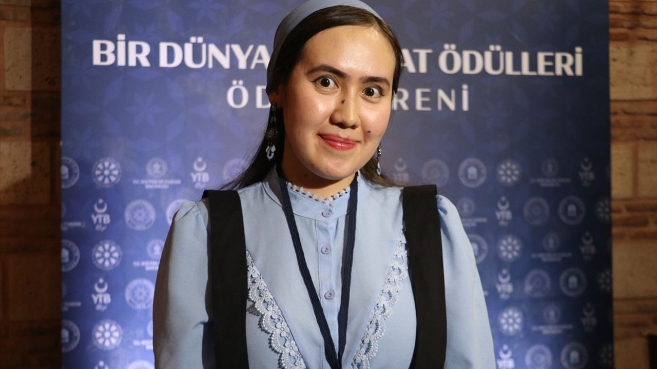 Bursa'da YTB Bir Dünya Edebiyat Ödülleri Töreni