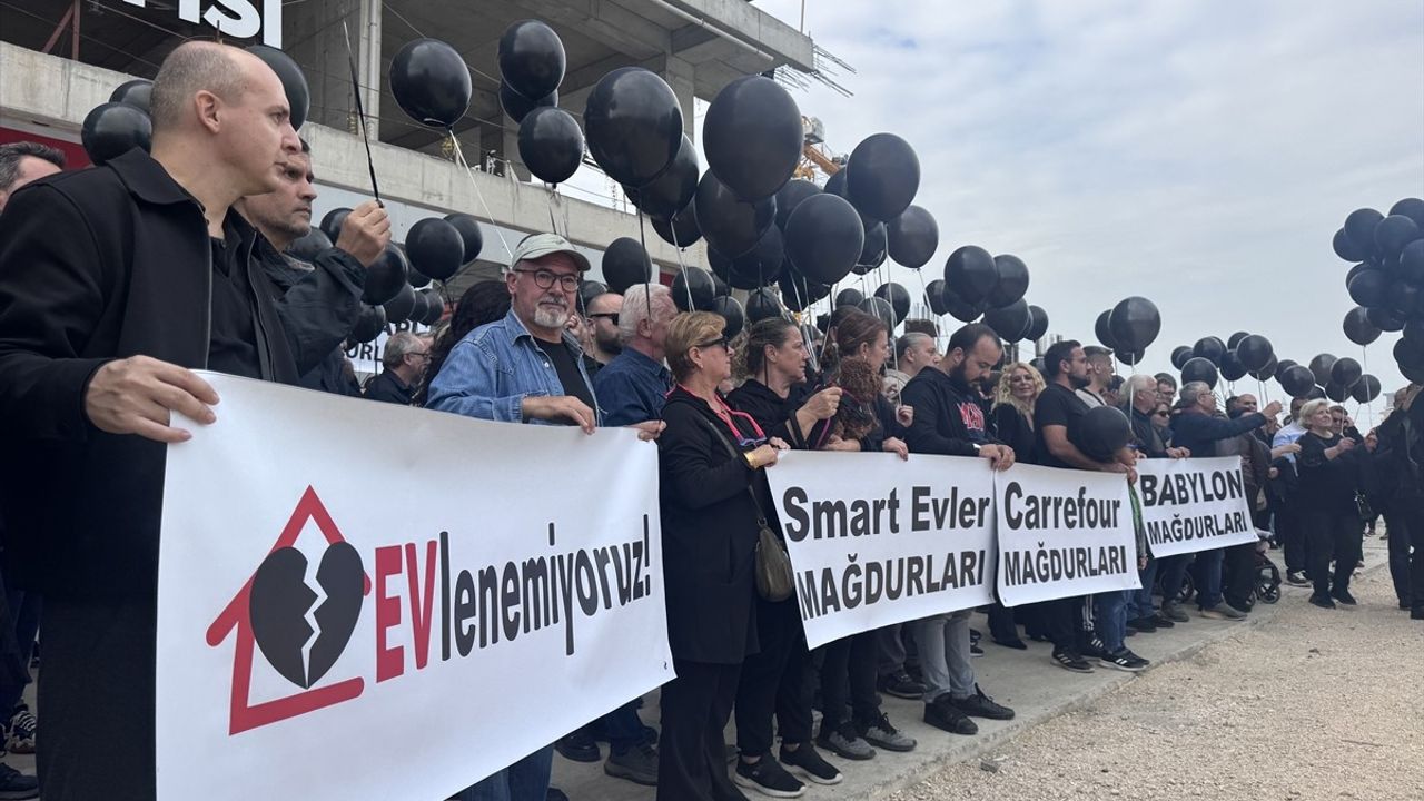 Bursa'daki İnşaat Firması Mağdurları Eylem Düzenledi