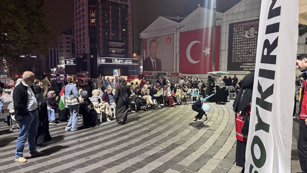 Bursa ve Balıkesir'de Küresel Sumud Filosu'na Destek Gösterileri