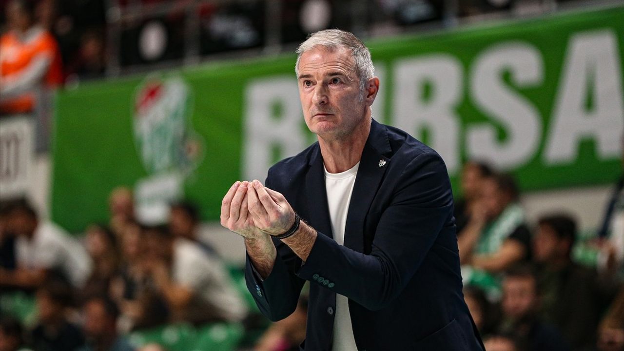 Bursaspor Basketbol, Glint Manisa Basket'i Farkla Geçti