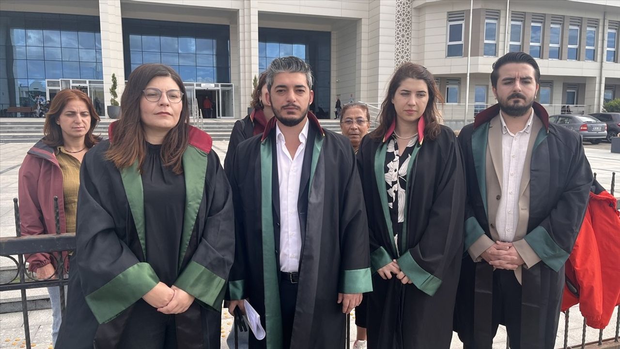 Çanakkale'de Eşini Öldüren Sanık Mahkeme Karşısında