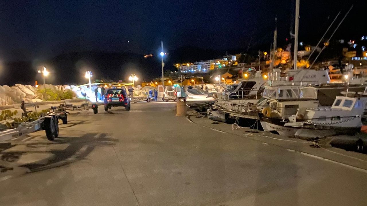 Çanakkale'de Kayalıklarda Bulunan Cansız Beden