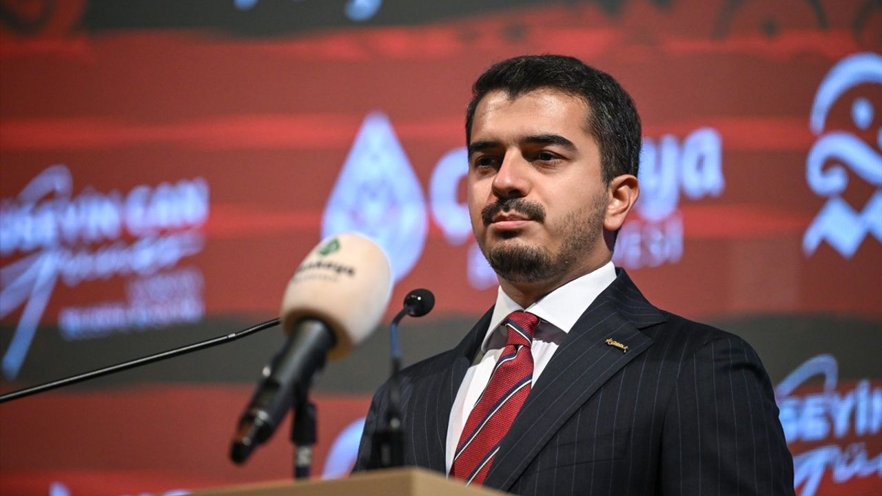 CHP Genel Başkanı Özgür Özel, Atatürk Sanat Merkezi Açılışında Açıklamalarda Bulundu