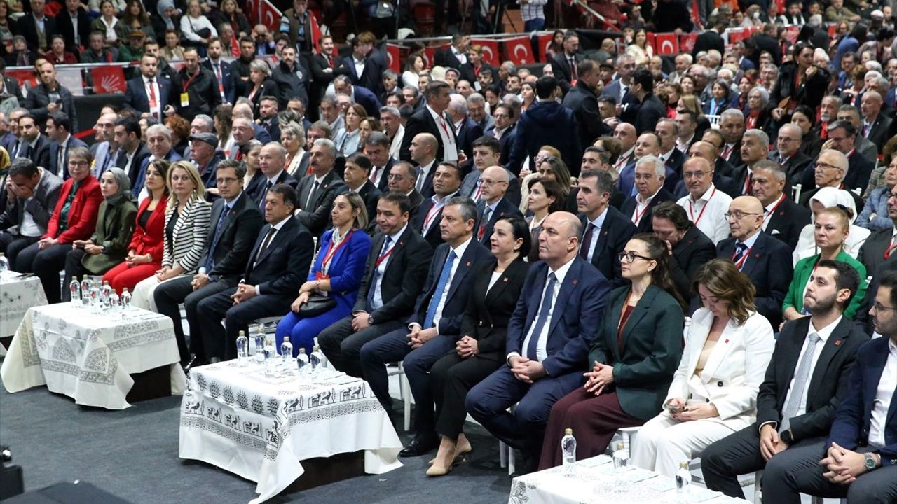 CHP Genel Başkanı Özgür Özel, Kastamonu İl Kongresi'nde Önemli Açıklamalarda Bulundu