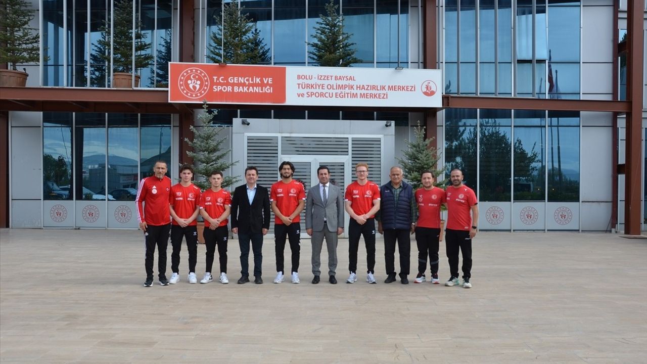 Cimnastik Federasyonu Başkanı Suat Çelen'den Milli Sporculara Moral Ziyareti