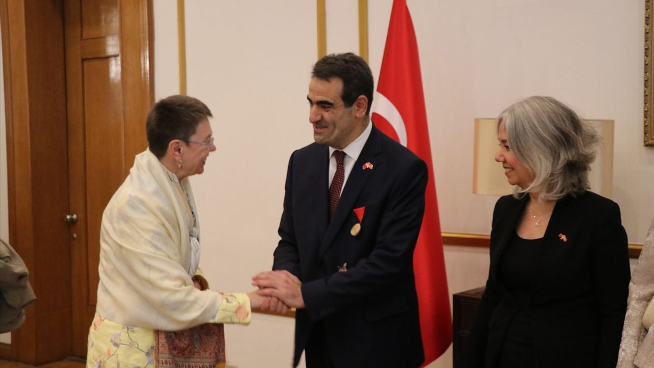 Çin'de Cumhuriyet'in 102. Yılı Kutlamaları