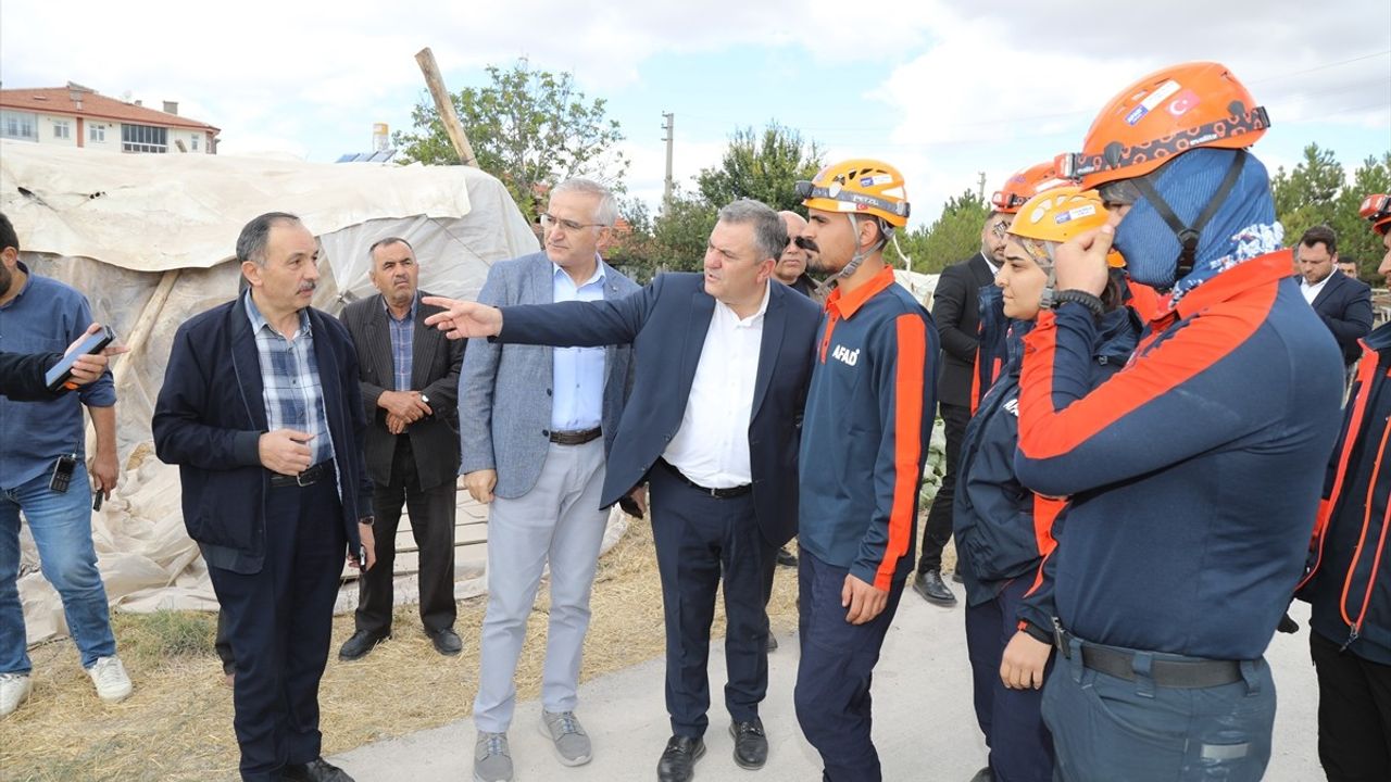 Çubuk'ta Boşaltılan Bina Çöktü