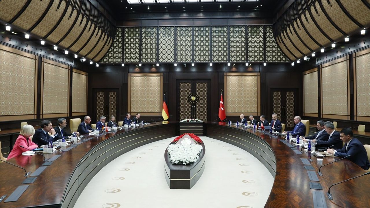 Cumhurbaşkanı Erdoğan ve Almanya Başbakanı Merz Görüşme Gerçekleştirdi