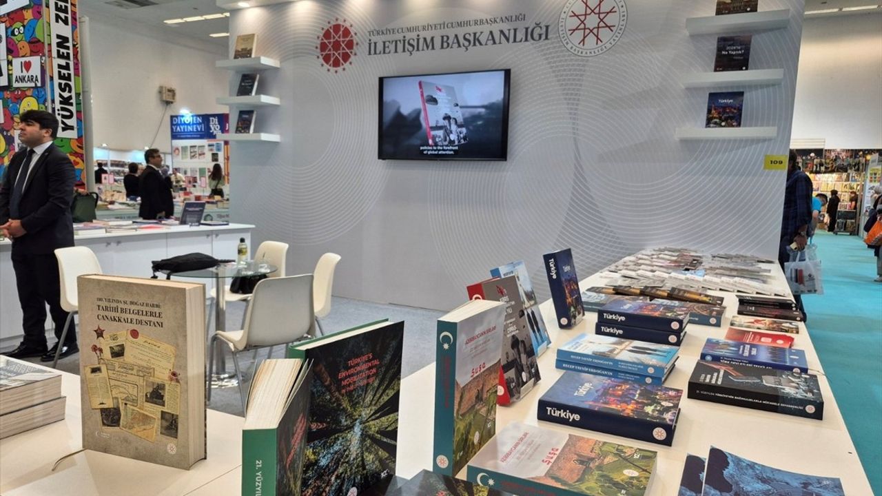 Cumhurbaşkanlığı İletişim Başkanlığı Yayınları 22. Ankara Kitap Fuarı'nda Tüm İhtişamıyla Sergileniyor