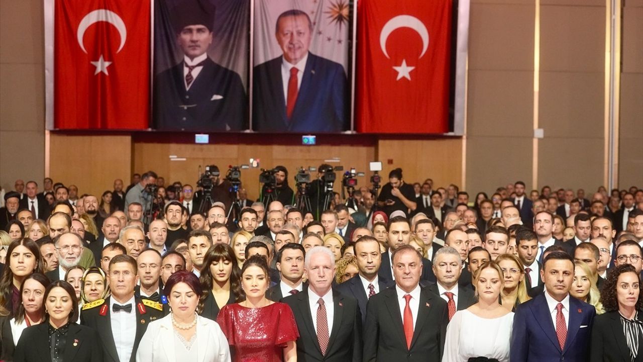 Cumhuriyet'in 102. Yılı: İstanbul'da Coşku Dolu Resepsiyon