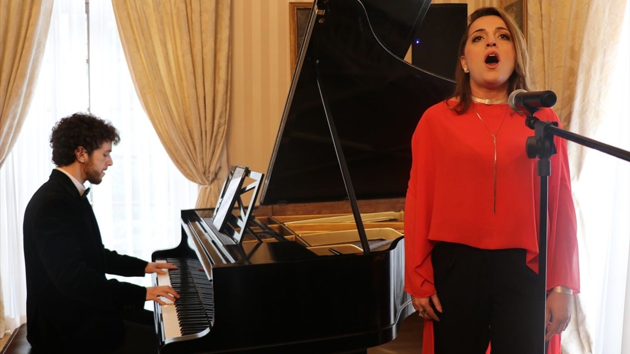 Cumhuriyetin 102. Yılı Fransa ve Avusturya'da Coşkuyla Kutlandı