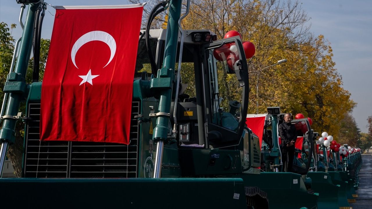 Devlet Su İşleri'ne Yeni Dozerler Katıldı